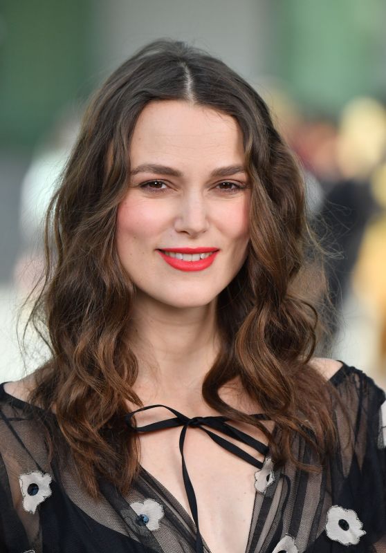 Keira Knightley – Chanel Cruise Collection 2020 in Paris