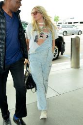 Kesha - LAX Airport in Los Angeles 05/08/2019