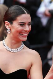 Van Cleef & Arpels on X: Actress @lorenzaizzo starring in Once Upon A  Time In Hollywood (last #QuentinTarantino's movie), attended its screening  during the 72nd annual Cannes Film Festival. She was wearing