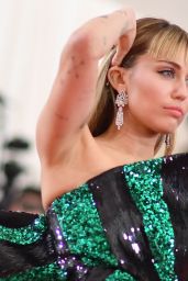 Miley Cyrus – 2019 Met Gala