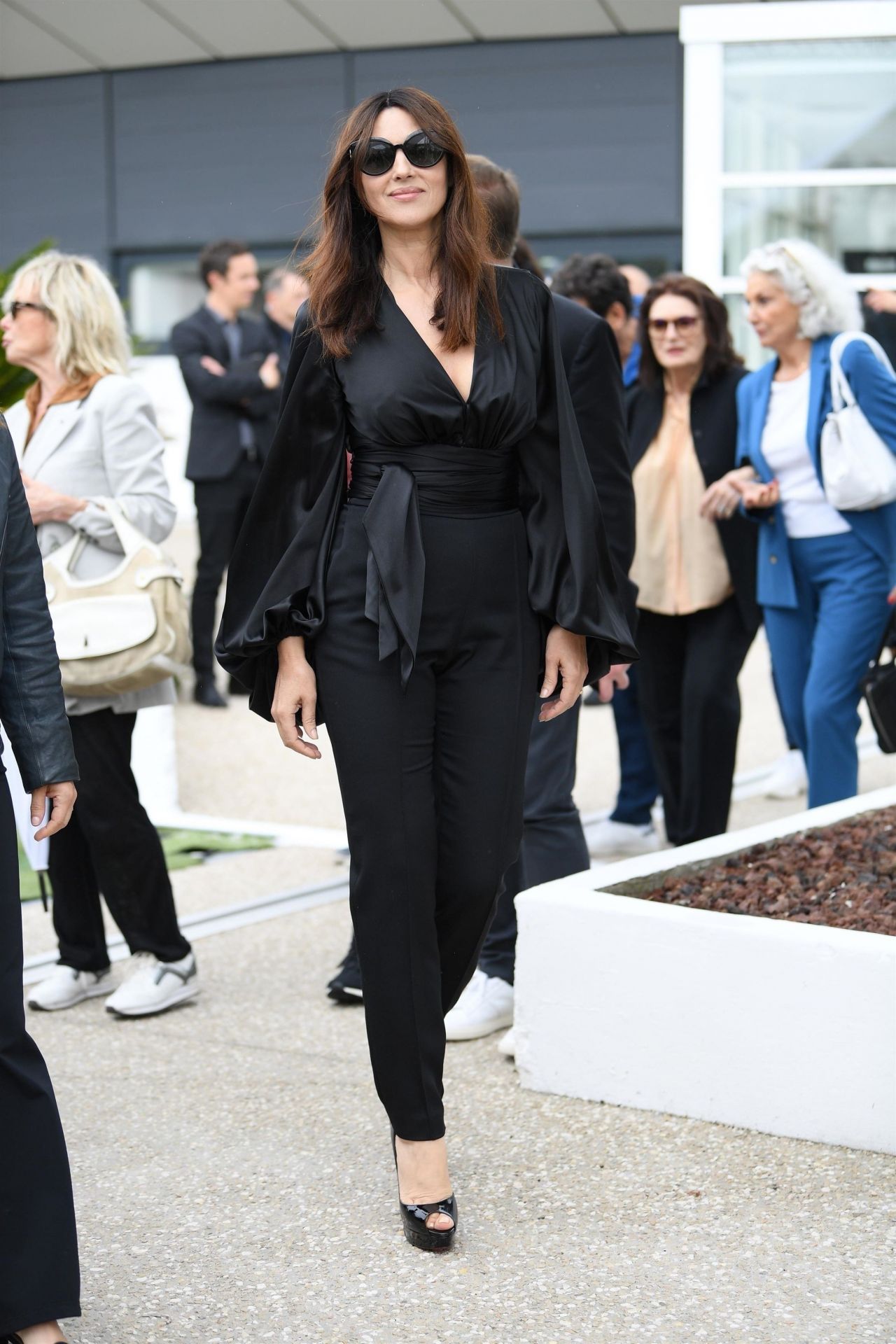 https://celebmafia.com/wp-content/uploads/2019/05/monica-bellucci-the-best-years-of-a-life-photocall-at-cannes-film-festival-5.jpg
