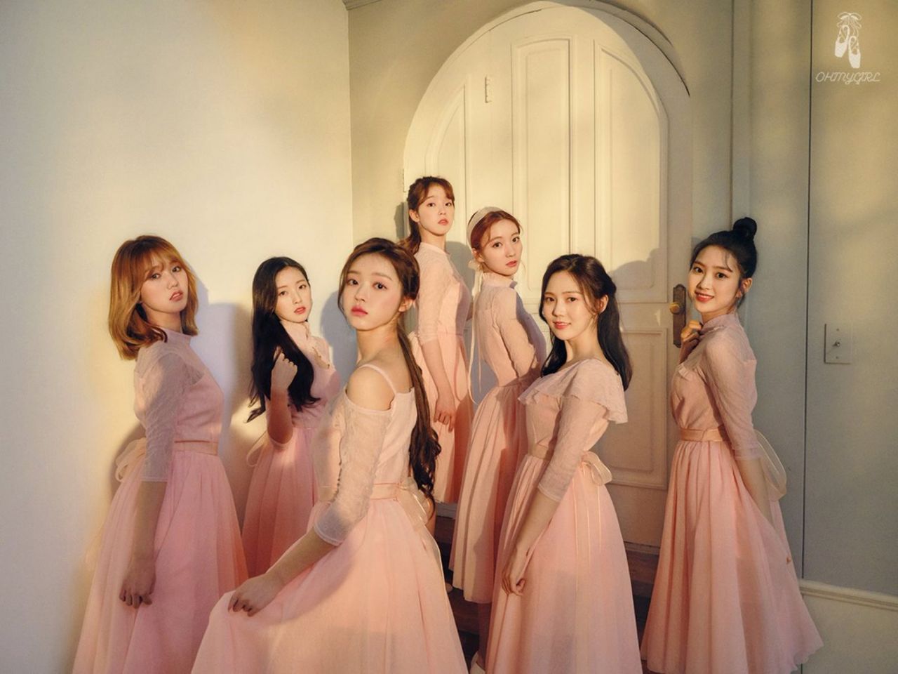 Girl's mine. Группа Oh my girl. Группа Oh my girl участники. Oh my girl the Fifth Season. The Fifth Season Oh my girl album.