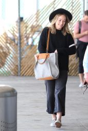 Olivia Wilde in Travel Outfit - JFK Airport in NYC 05/21/2019