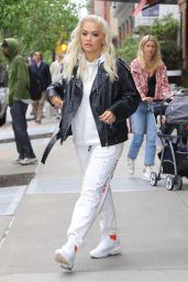 Rita Ora - Out in NYC 05/09/2019