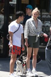 Sophie Turner and Joe Jonas - Walking Their Dogs in NYC 05/18/2019