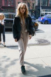 Suki Waterhouse - Arriving at The Bowery Hotel in NYC 05/05/2019