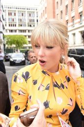 Taylor Swift - Arriving at NRJ Radio Station in Paris 05/25/2019