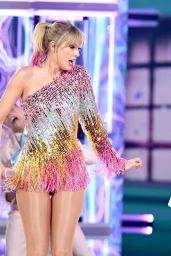 Taylor Swift Performs at the 2019 Billboard Music Awards