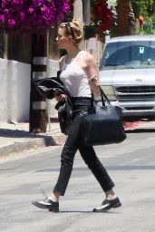 Amber Heard Street Style - Outside Her House in LA 06/09/2019