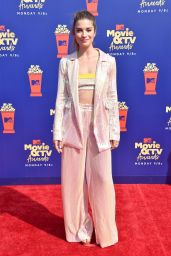 Annie Murphy – 2019 MTV Movie & TV Awards in LA