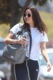 Aubrey Plaza in Spandex - Arriving at her Gym in LA 06/05/2019