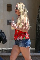 Britney Spears in Jeans Shorts - Shopping in Thousand Oaks 06/28/2019