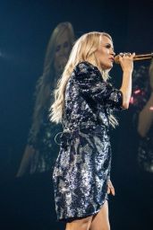 Carrie Underwood - Performs at Fiserv Forum in Milwaukee 06/20/2019