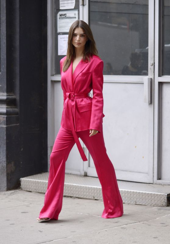 Emily Ratajkowski - Stepping out in New York City 06/17/2019