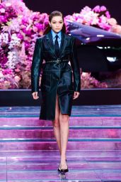 Gigi Hadid - Versace Fashion Show S/S 2020 in Milan 06/15/2019