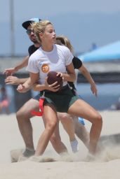 Hailey Clauson - Playing Flag Football on Venice Beach 06/23/2019