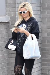 Holly Madison - Shopping at Rite Aid in Los Angeles 06/25/2019