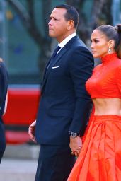 Jennifer Lopez – Arriving at the CFDA Fashion Awards in NYC 06/03/2019