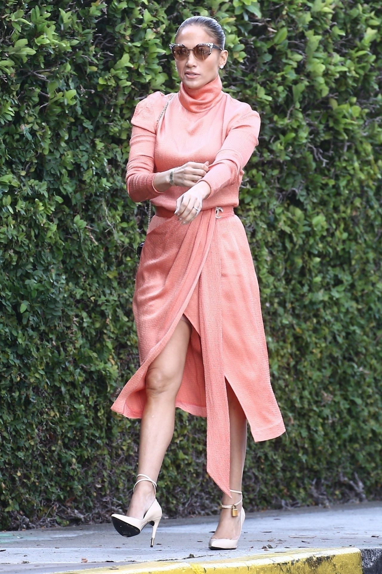 Jennifer Lopez Arriving on a Privete Jet in Miami 06/05/2019 • CelebMafia