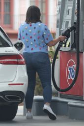 Jennifer Love Hewitt at a Gas Station in Pacific Palisades 06/21/2019