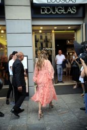 Jessica Alba - Arrives at Douglas Perfumery in Milan 06/20/2019