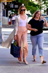 Karlie Kloss Shows Off Her Style - NYC 06/11/2019