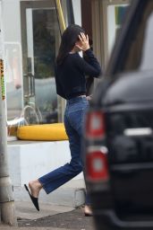 Kendall Jenner - Getting Breakfast in West Hollywood 06/24/2019