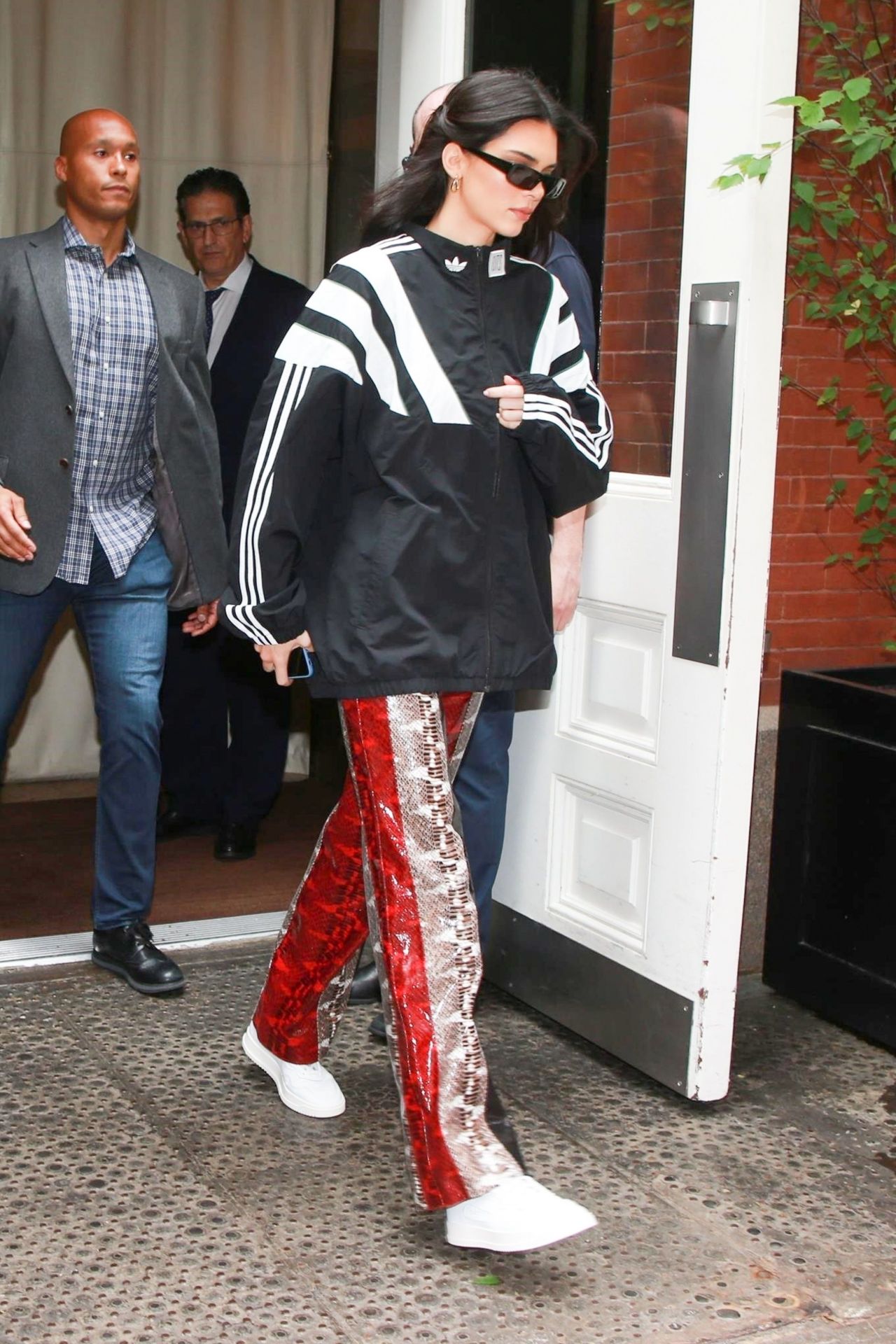 Kendall jenner hot sale adidas 2019