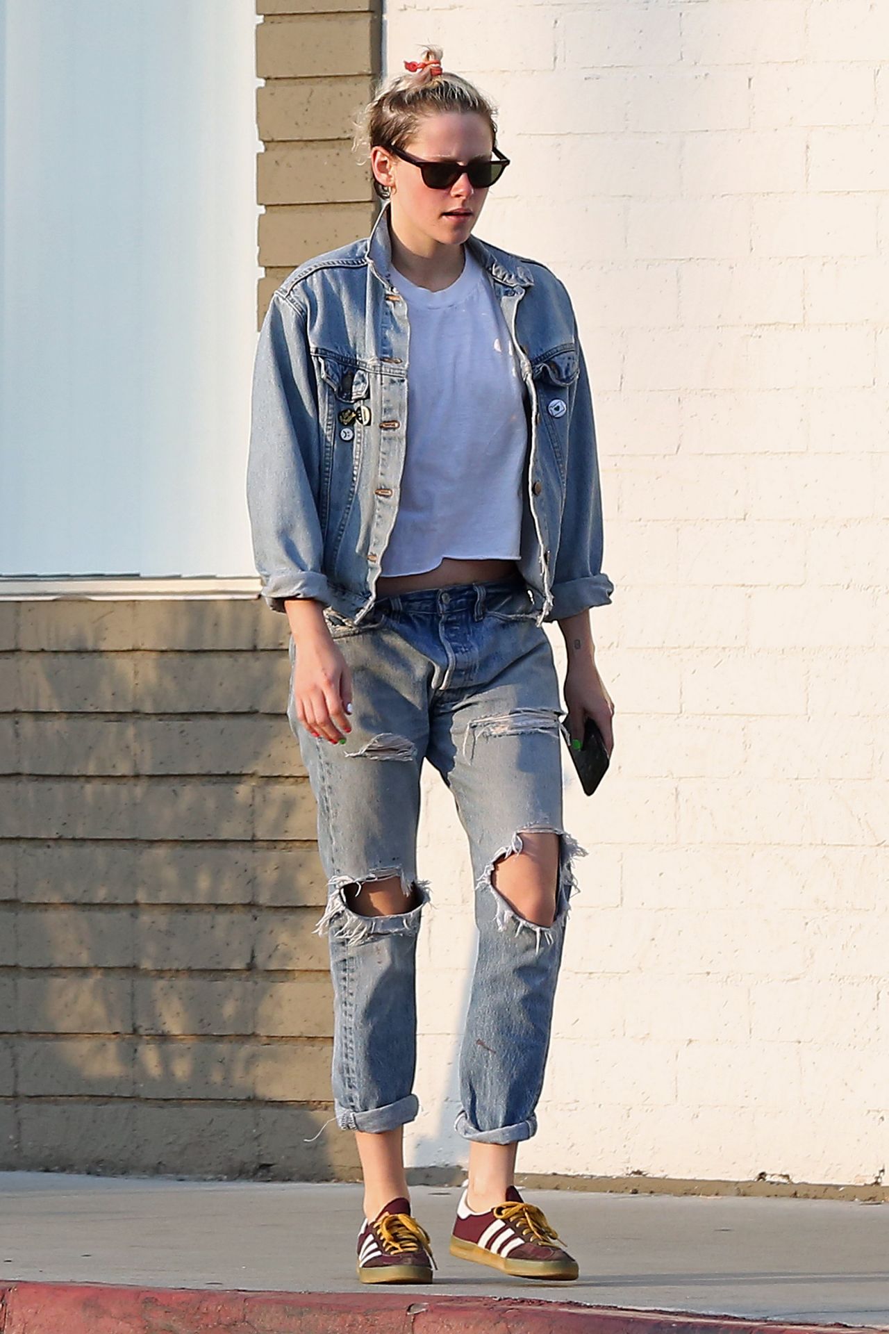 Kristen Stewart in Ripped Jeans - Out in LA 06/04/2019 • CelebMafia