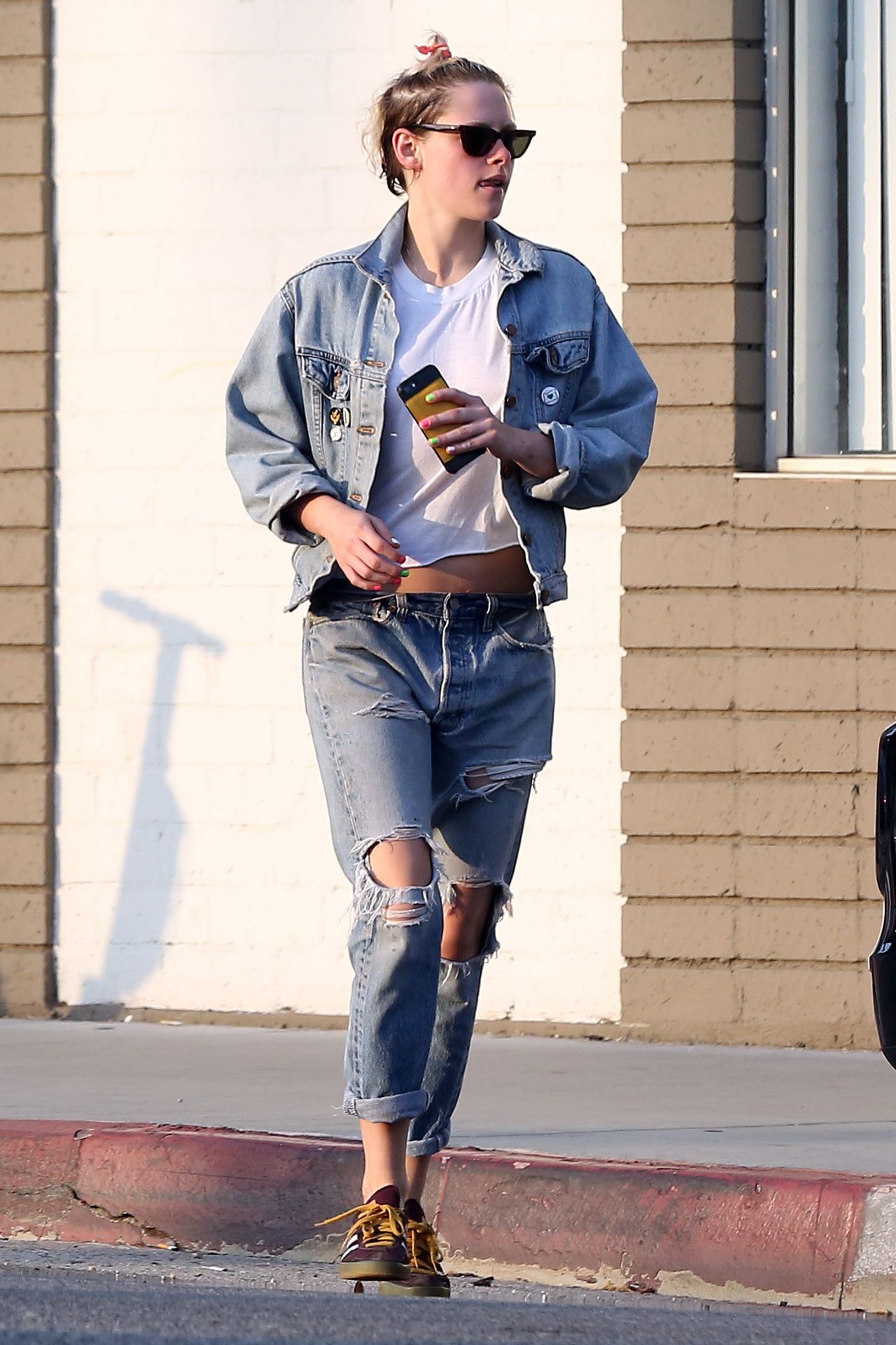 Kristen Stewart in Ripped Jeans - Out in LA 06/04/2019 • CelebMafia