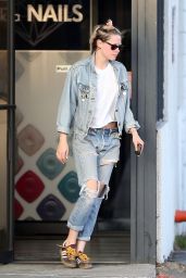 Kristen Stewart in Ripped Jeans - Out in LA 06/04/2019