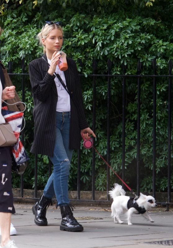 Lottie Moss - Walking Her Dog in Chelsea 06/03/2019