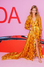 Martha Hunt – 2019 CFDA Fashion Awards in NYC