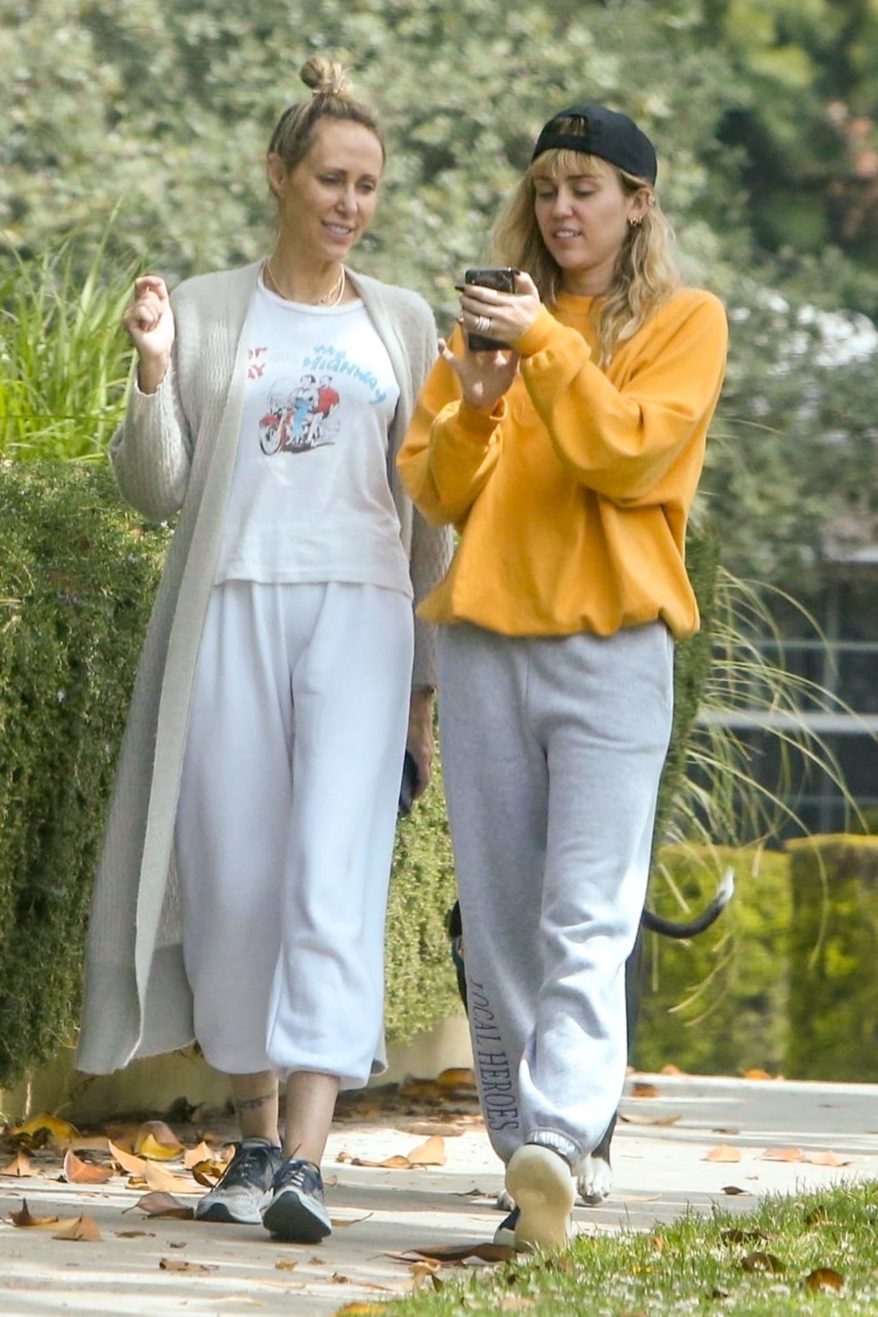 https://celebmafia.com/wp-content/uploads/2019/06/miley-cyrus-with-her-mom-out-in-los-angeles-06-05-2019-1.jpg