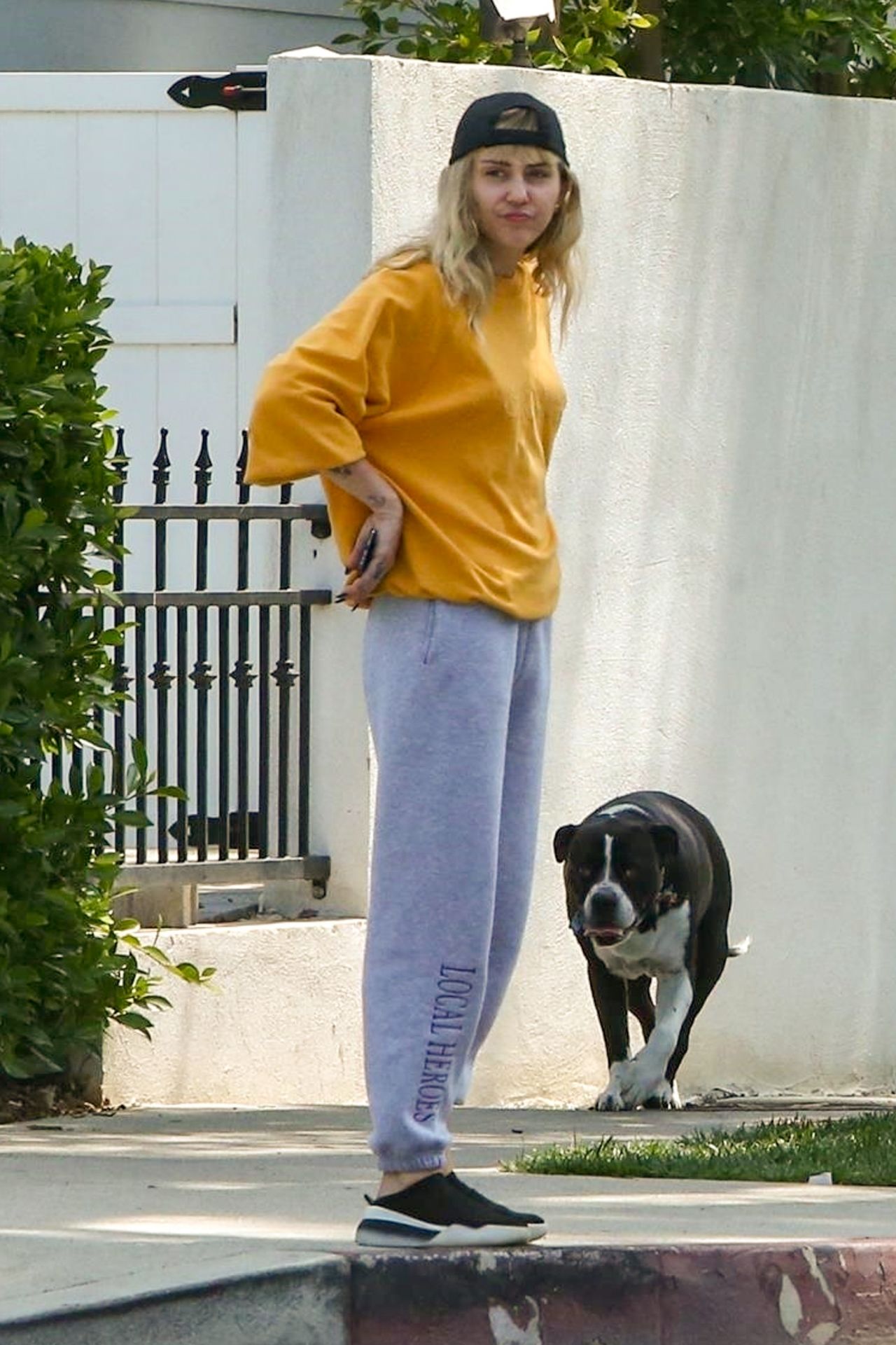 https://celebmafia.com/wp-content/uploads/2019/06/miley-cyrus-with-her-mom-out-in-los-angeles-06-05-2019-2.jpg