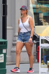 Miranda Lambert - Out in New York City 06/12/2019