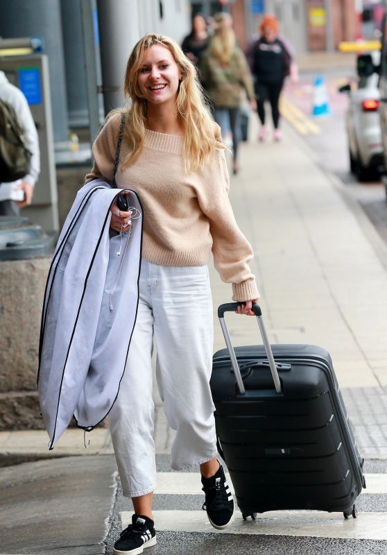 Olivia Bromley - Out in Manchester 06/03/2019