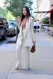 Olivia Munn - Out in New York City 06/26/2019