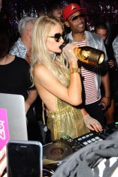 Paris Hilton - Nightlife