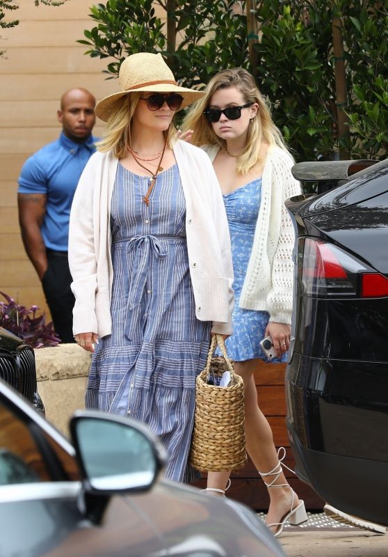 Reese Witherspoon and Ava Phillippe at Soho House in Malibu 06/16/2019