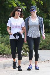 Reese Witherspoon in Workout Gear 06/08/2019