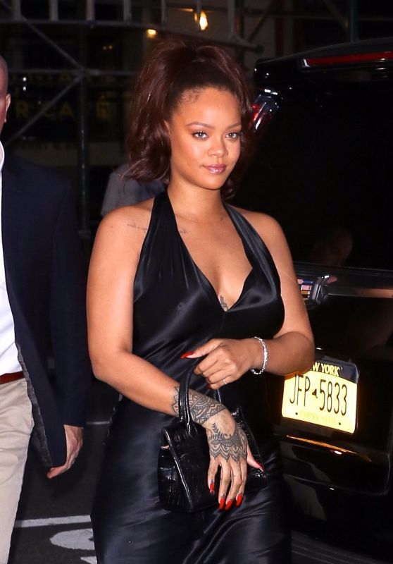 Rihanna Night Out Style 06/11/2019