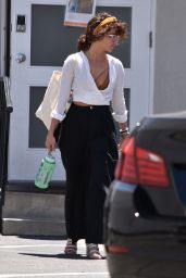 Sarah Hyland Casual Style - Out in LA 06/10/2019