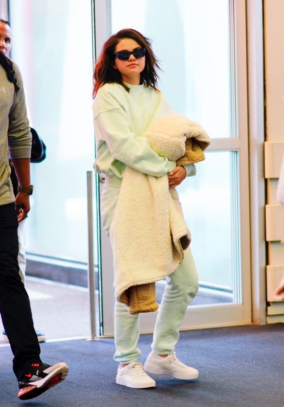 Selena Gomez in Comfy Travel Outfit at JFK Airport in NYC 06/12/2019