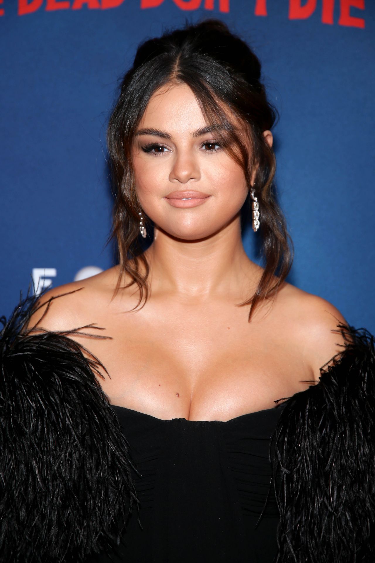 Did Selena Gomez Get a Boob Job? See What Experts Think!