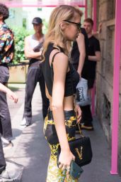 Stella Maxwell Style - Arriving at the Versace Show in Milan 06/15/2019