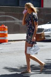 Toni Garrn Summer Style - Shopping in New York City 06/11/2019