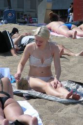 Zara Larsson in Bikini - Barcelona Beach 06/06/2019