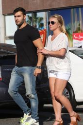 Britney Spears - Le Pain in Beverly Hills 07/12/2019