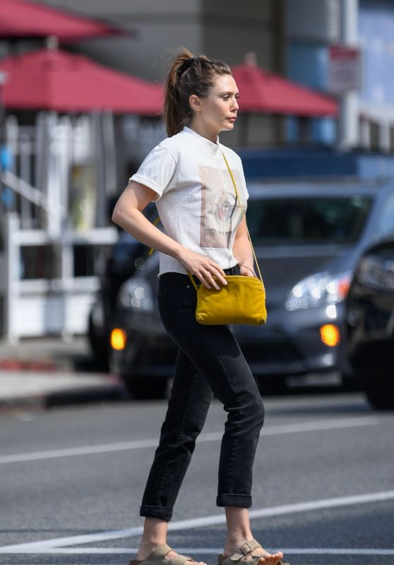 Elizabeth Olsen Street Style 07/08/2019